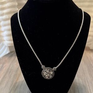 Elegant Silver Ginger Snap Necklace with snap